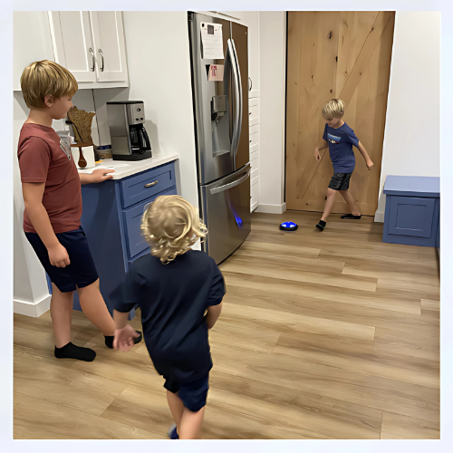 HoverBall™ - Ballon de football flottant avec lumière LED